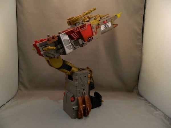 Transformers Year Of The Snake Platinum Edition Omega Supreme  (25 of 48)